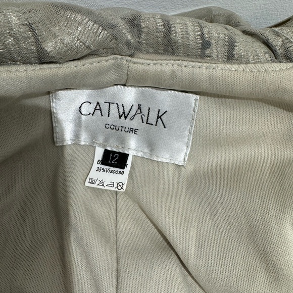 Beautiful,  Gorgeous  gown where once silver color - Picture 6 of 6